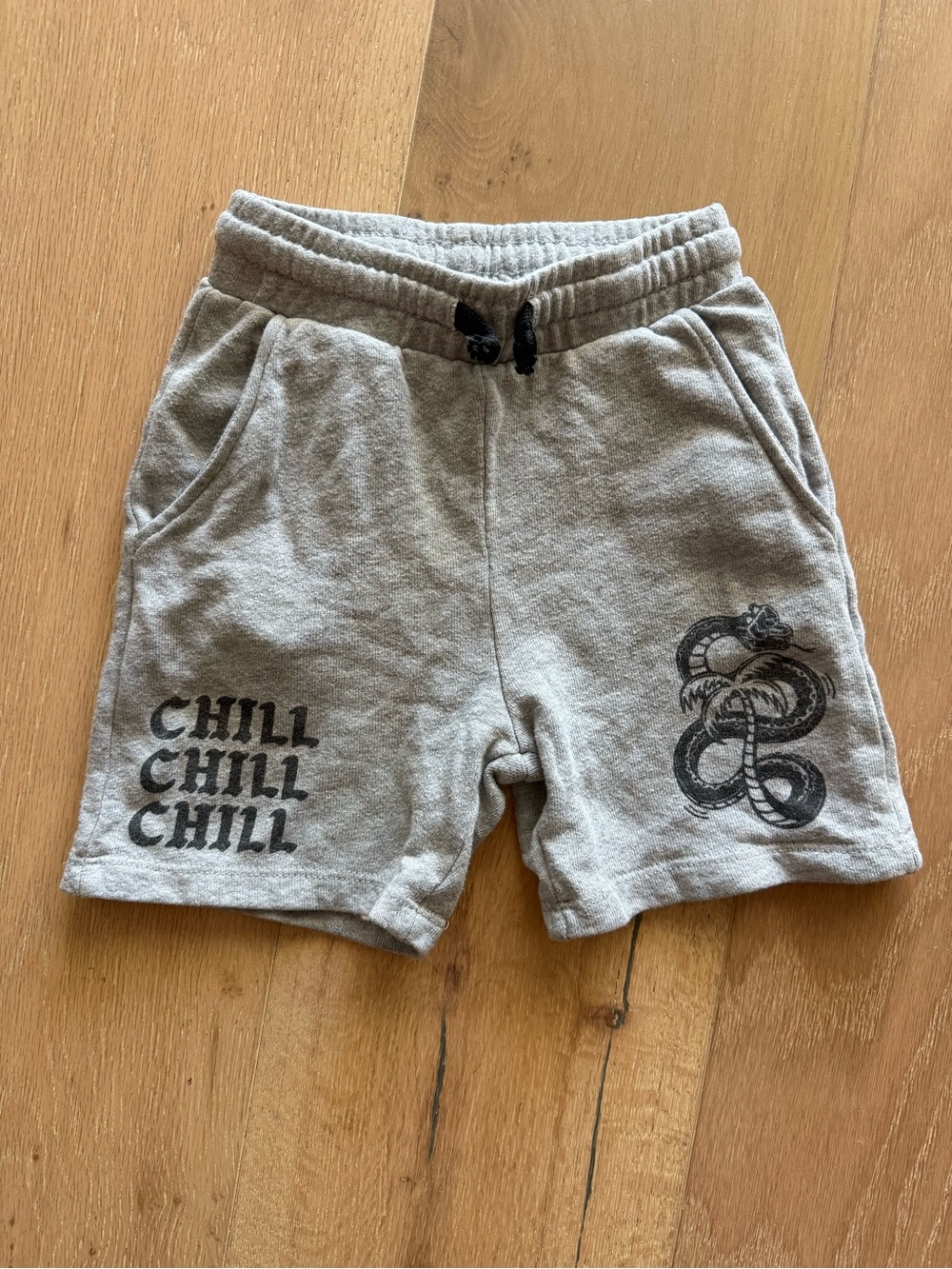 Tiny Whales Chill shorts size 3